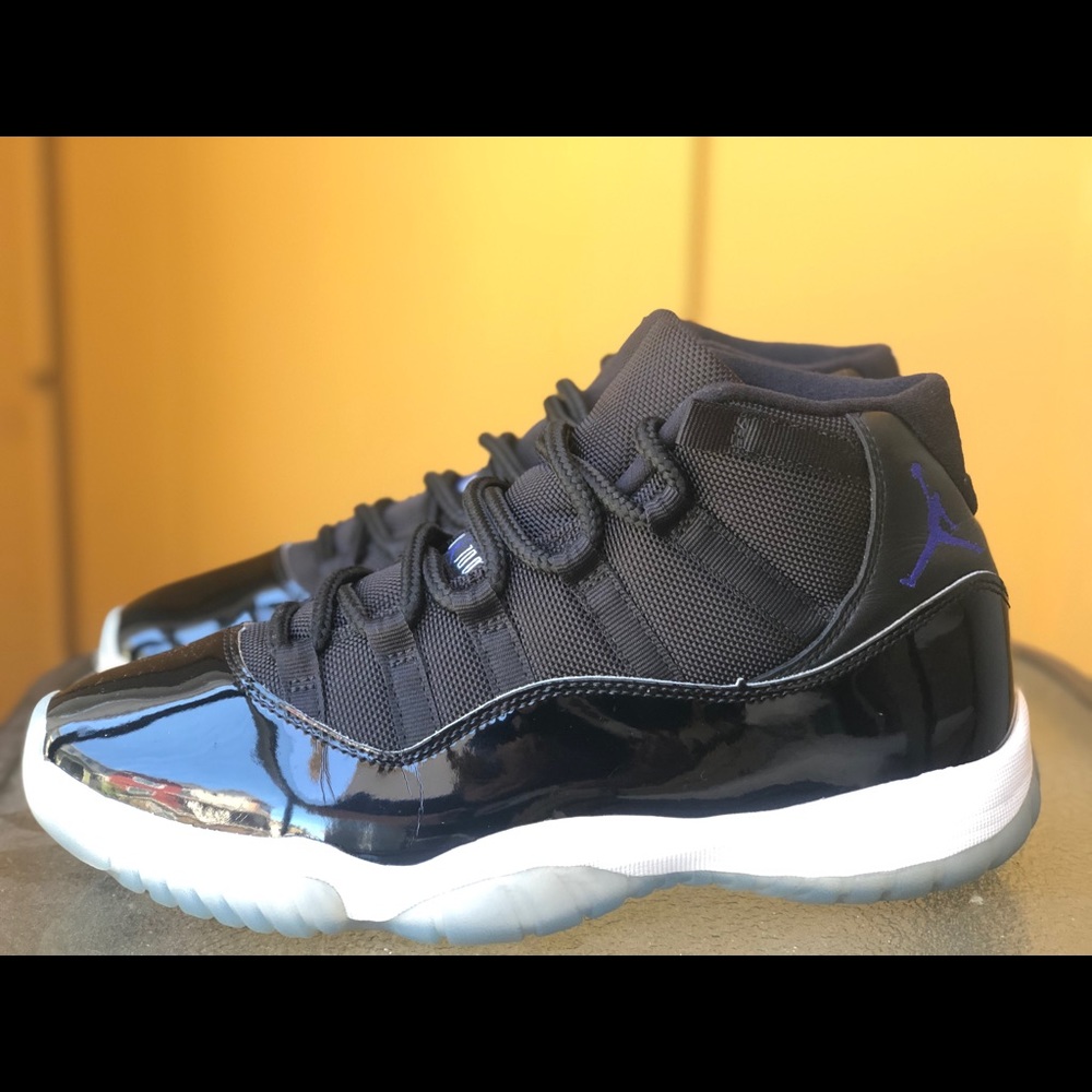 Space jams sz 8